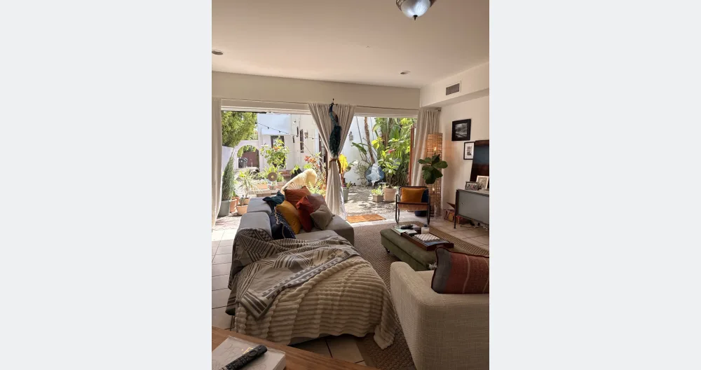 Flexible luxury living in the heart of weho - Picture 2