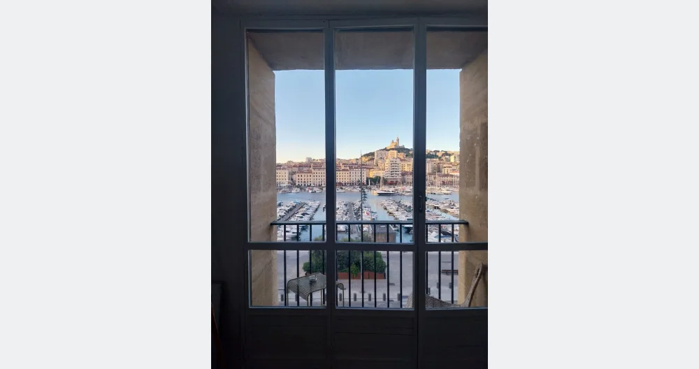 Appartement dans le port. 
Lumineux, spatieux et classé architecture - Photo 3