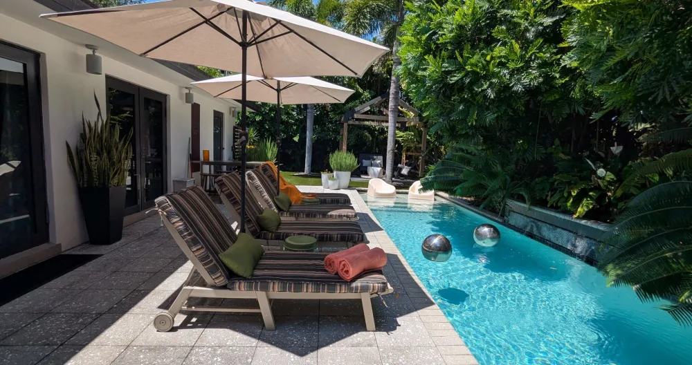 Bill's listing on misterb&b - Clothing-optional saltwater pool and patio.