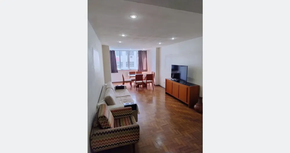 Apartment in Copacabana, 1 block from the beach, subway and 24-hour shopping! - Picture 2