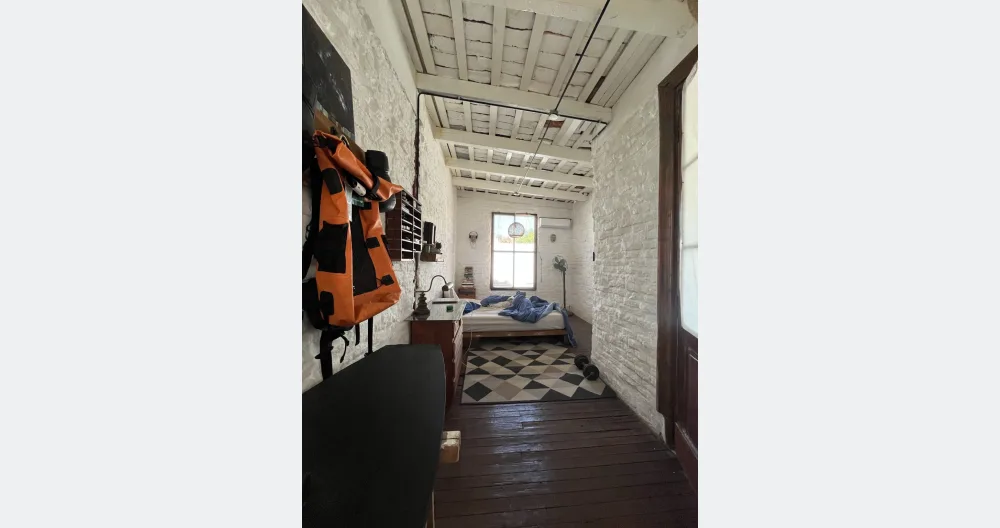 Private Room with  AC and Double bed. - Picture 1