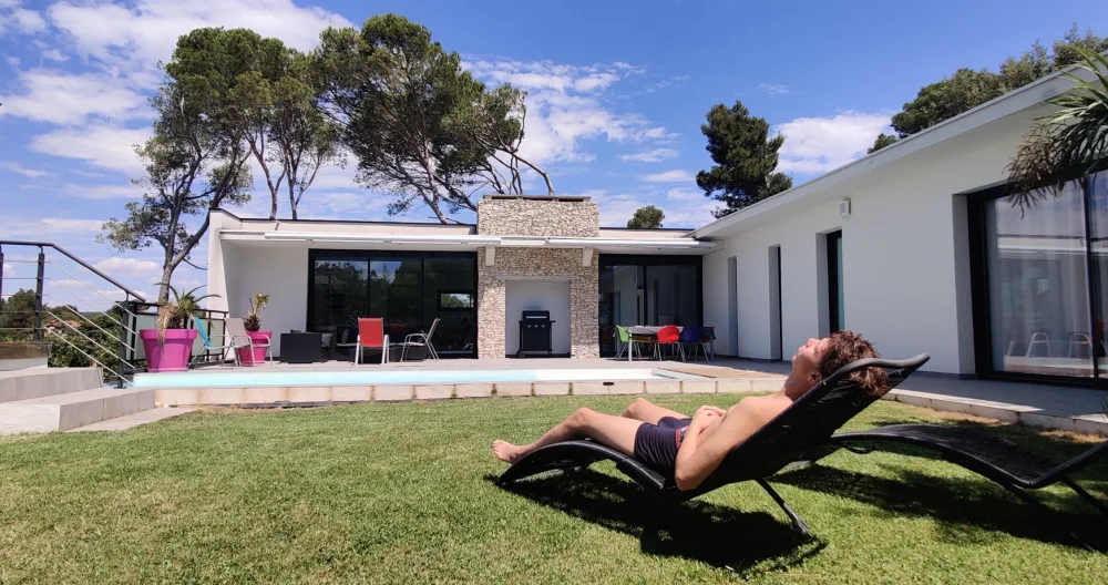 L'annuncio di Jean su misterb&b - abbronzatura (su tutto il corpo?)