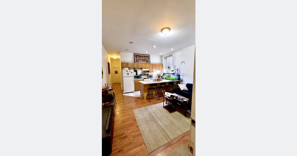 quaint and cozy apartment by Rocky Steps, illadelphia - Picture 2