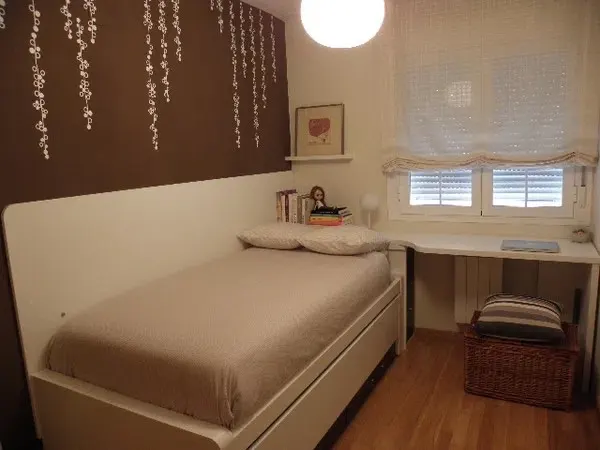 Single room near the subway - Picture 1