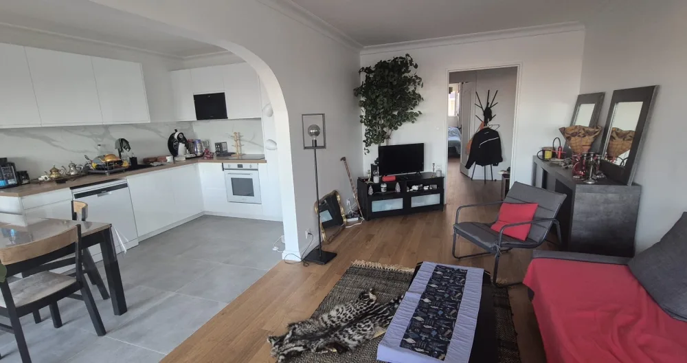 Apartment between Saint Charles and Longchamps  - Picture 2