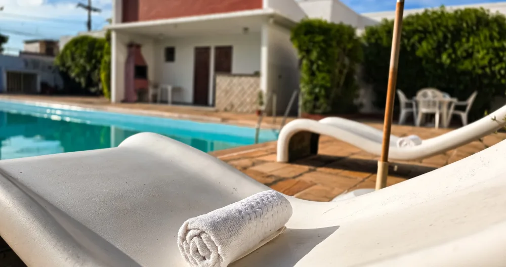 Flat com garagem | Piscina gigante - Foto 2