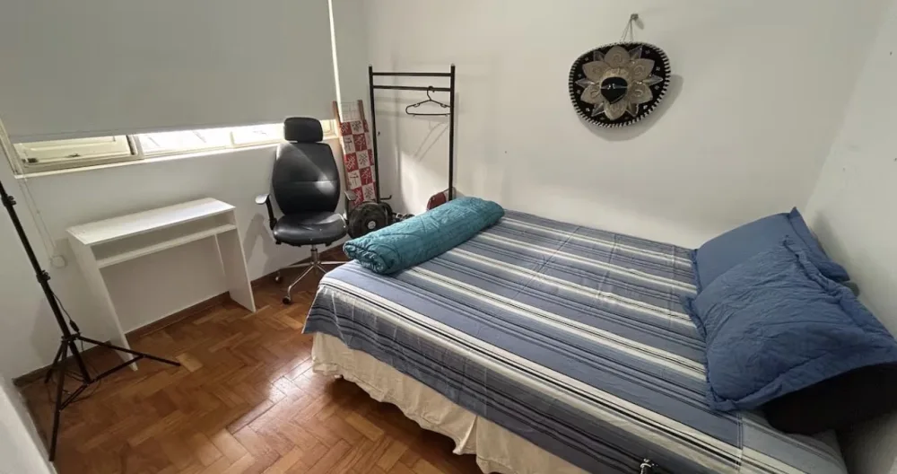 Cozy bedroom  - Picture 2