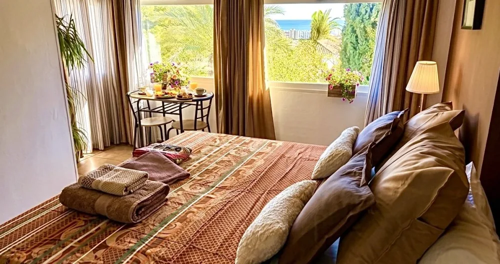 Naturist single or double room - Picture 1