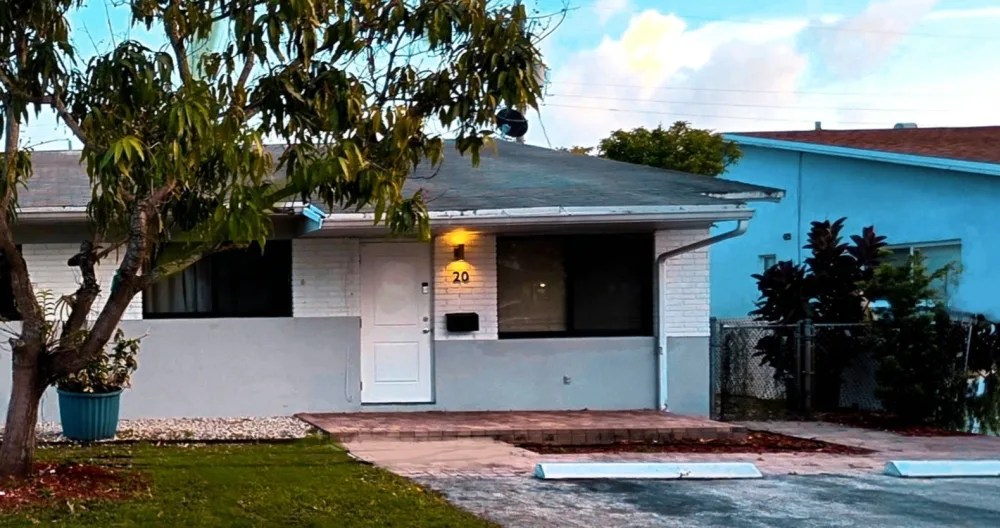 Modern Dania Beach Stay • Near Hard Rock, Beach and FLL Airport - Picture 1