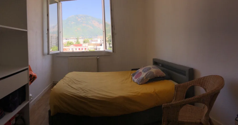 Camera tranquilla con letto da 140 cm e splendida vista sulle montagne  - Foto 1