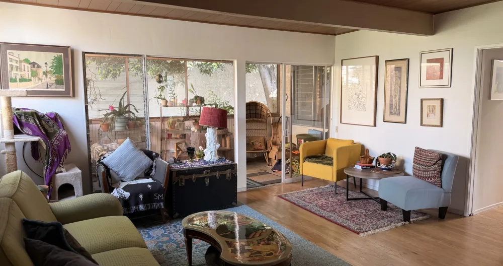 Comfortable Sofa Bed in West LA - Picture 4