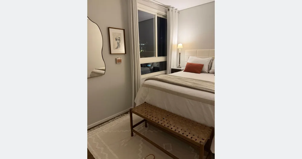 Stay in a modern, comfortable apartment close to everything. - Picture 2