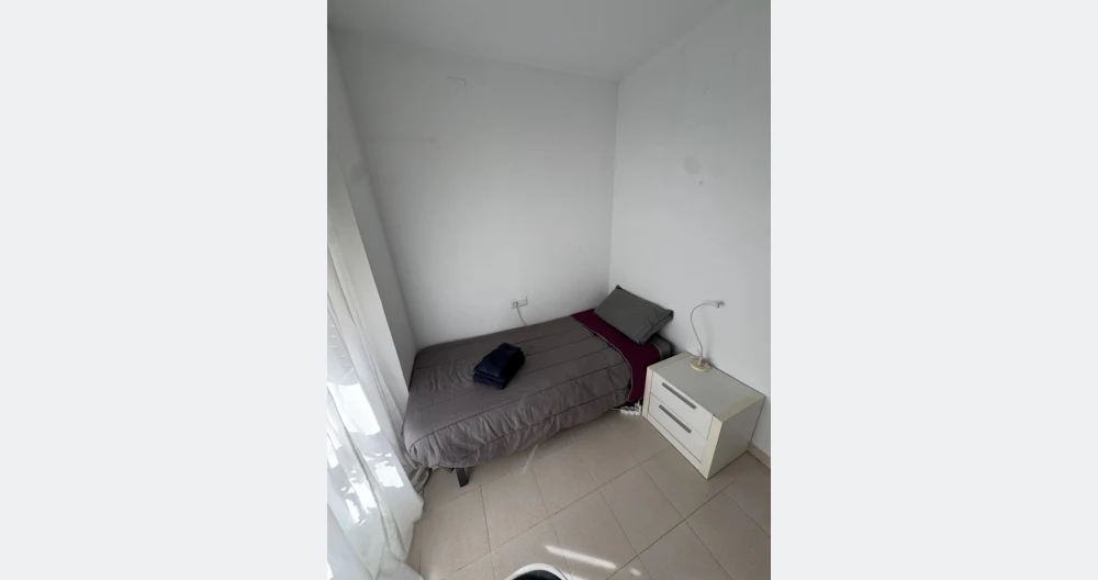 Private room in the city center. Right next to the train station. - Picture 2