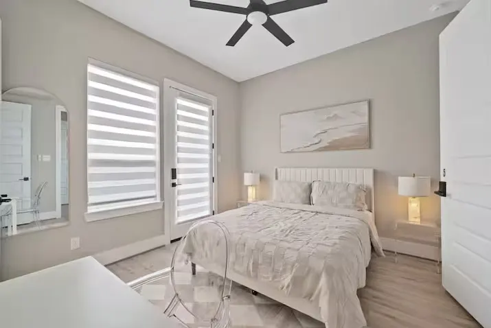 Private Furnished Room Near Houston Medical Center | Fast WiFi - Picture 2