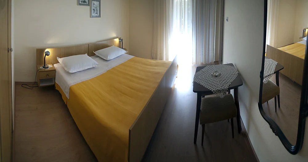 Relaxing DB room with balcony - Picture 1