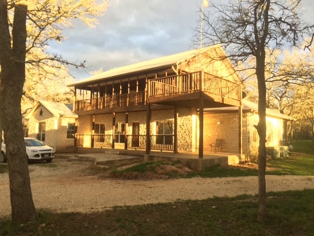 Bear Ranch (Bear's Den) - Picture 1
