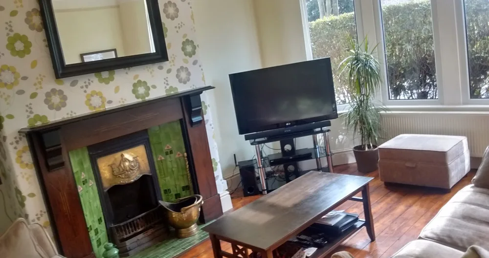 Anuncio de David en misterb&b - Widescreen HD TV, with Bluray Player. 
