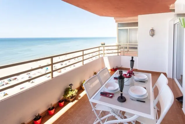 MAGNIFIQUE LOFT 1ÈRE LIGNE PLAGE (RÉCEMMENT ENTIÈREMENT RÉNOVÉ !) - Photo 1