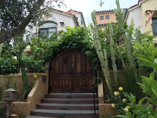 Huntington Beach European type Family Compound - Private ! - Picture 1