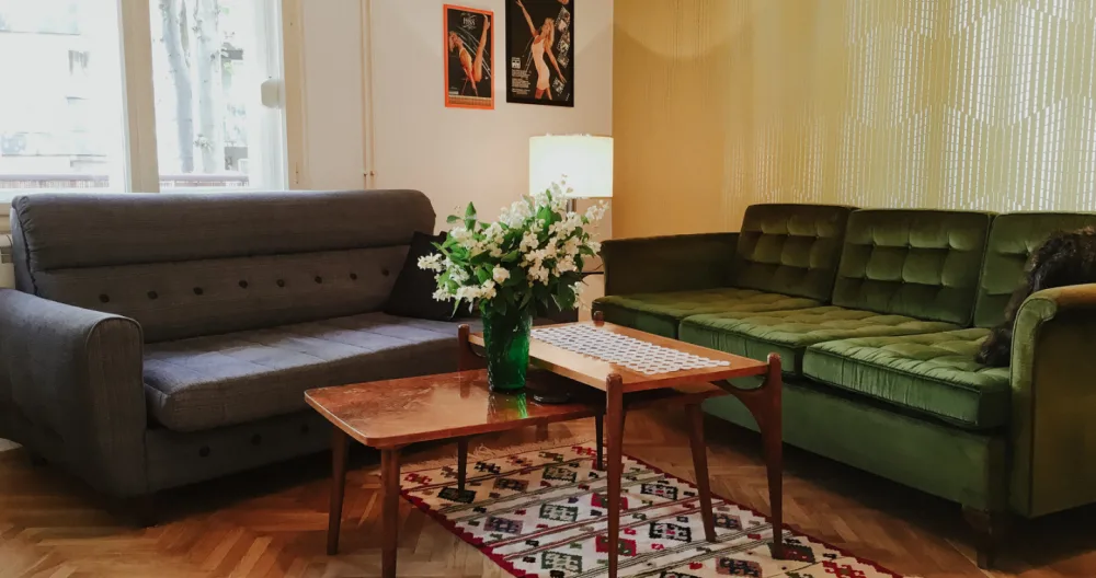 Spacieuse maison moderne du milieu du siècle avec terrasse - Photo 1