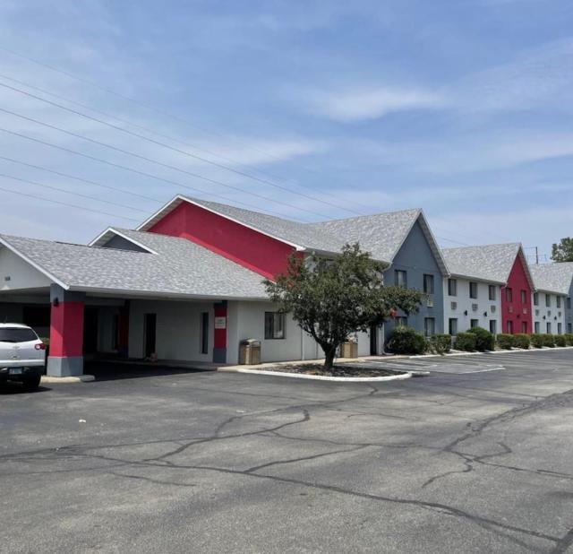 Ramada by Wyndham Effingham